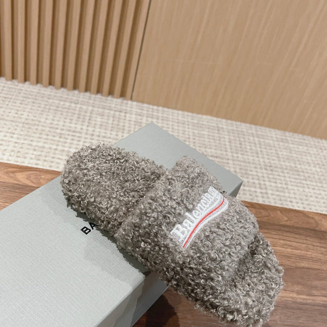 FURRY SLIDES IN GRAY CURLY SHEARLING