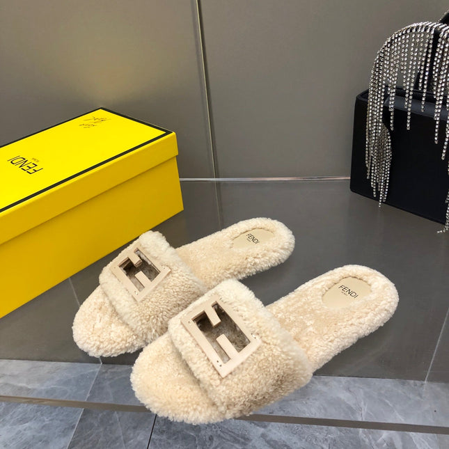 FENDI BAGUETTE SLIDE SLIPPERS IN BEIGE WOOL