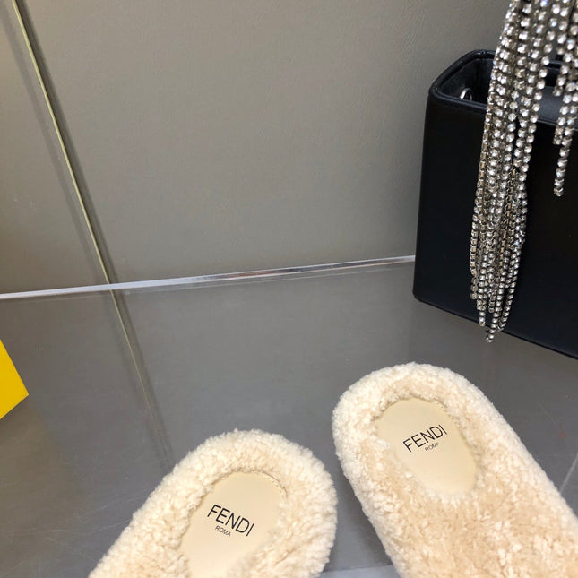 FENDI BAGUETTE SLIDE SLIPPERS IN BEIGE WOOL