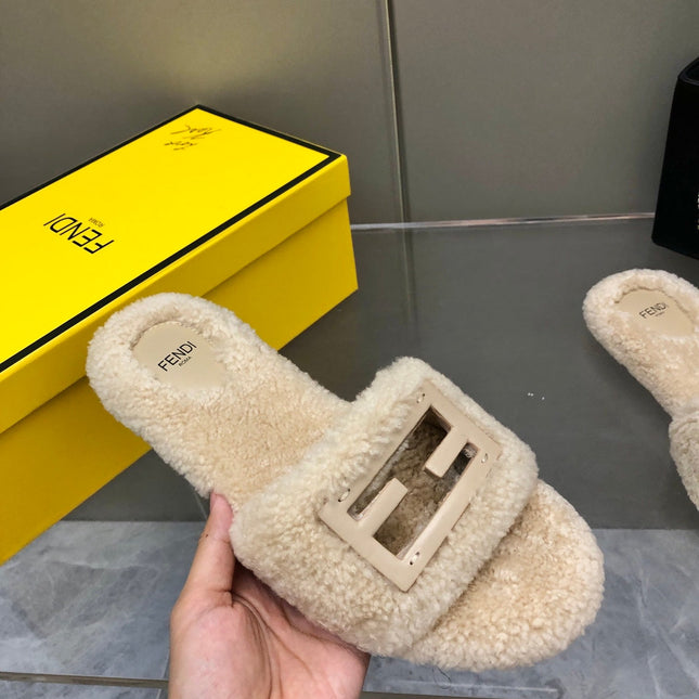 FENDI BAGUETTE SLIDE SLIPPERS IN BEIGE WOOL
