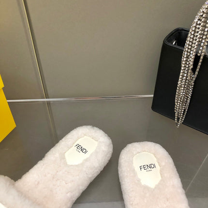 FENDI BAGUETTE SLIDE SLIPPERS IN WHITE WOOL