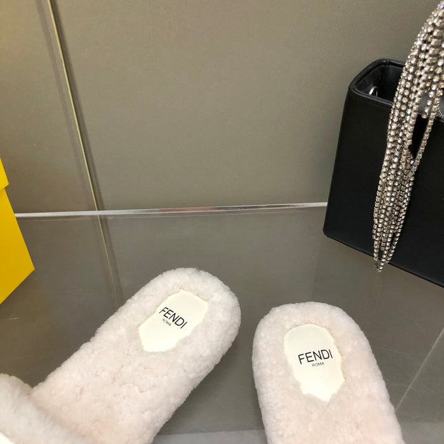 FENDI BAGUETTE SLIDE SLIPPERS IN WHITE WOOL
