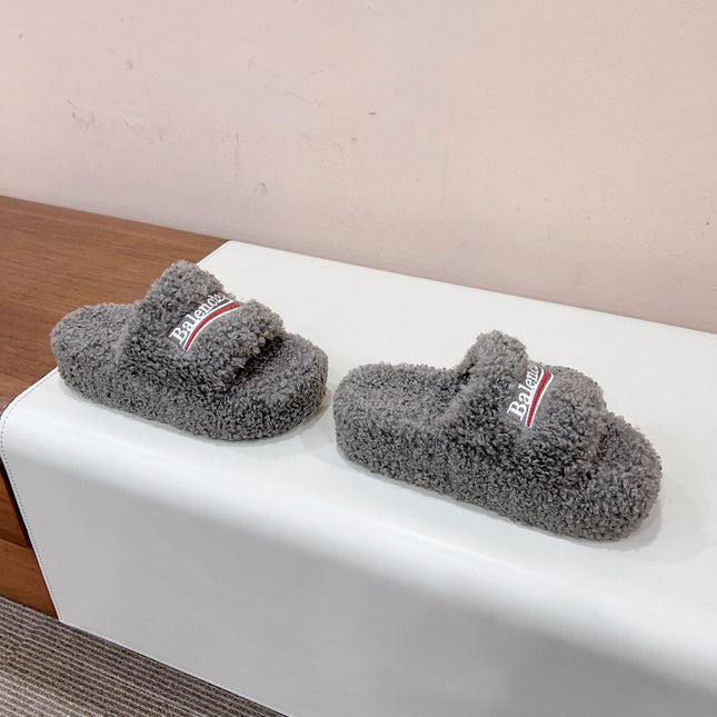 THICK-SOLED SLIPPERS IN GRAY WOOL