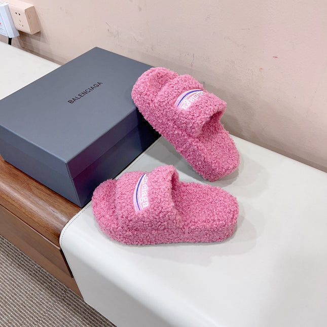 THICK-SOLED SLIPPERS IN PINK WOOL