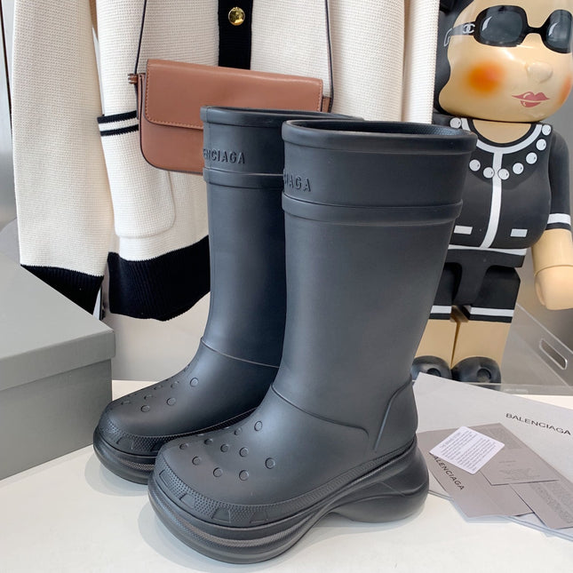 CROCS BOOTS IN BLACK RUBBER