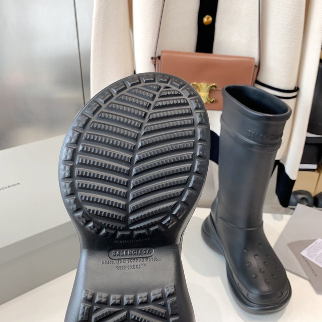 CROCS BOOTS IN BLACK RUBBER