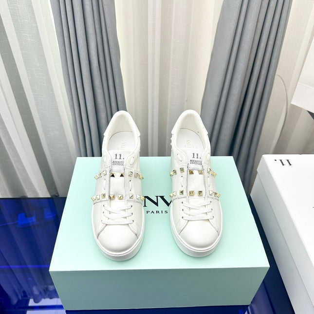 FLATFORM ROCKSTUD UNTITLED SNEAKER IN WHITE CALFSKIN