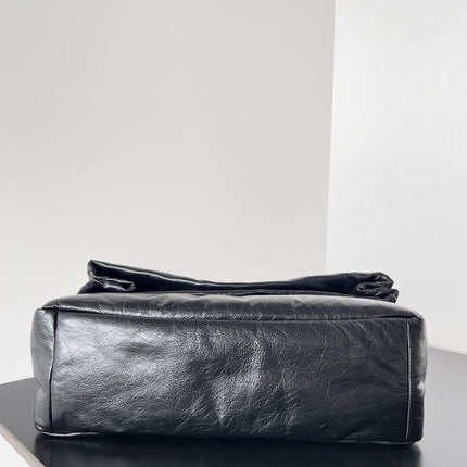MONACO MEDIUM BAG 32 IN BLACK ARENA CALFSKIN GOLD HARDWARE