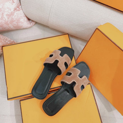 0ran Sandal Calfskin Rhinestone Brown