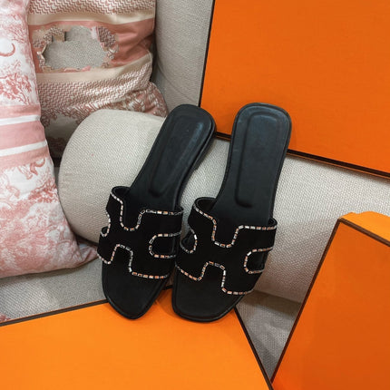 0ran Sandal Calfskin Rhinestone Black