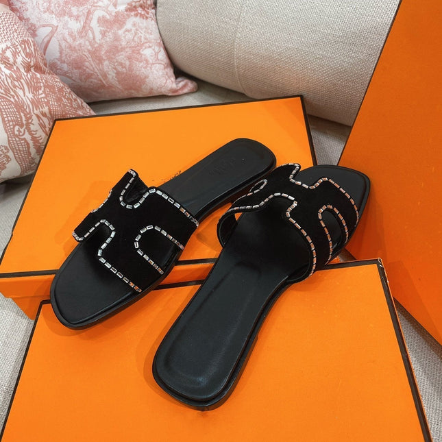 0ran Sandal Calfskin Rhinestone Black