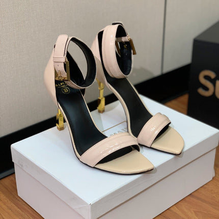 BALMAIN 25S SQUARE STRAP HIGH HEELS 100MM IN BEIGE PATENT CALFSKIN