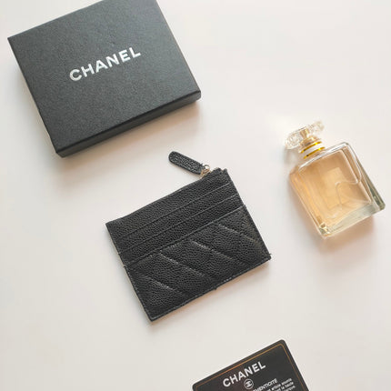 CC ZIPPED CARD HOLDER 11.5 BLACK GRAINED CALFSKIN GOLD ICON