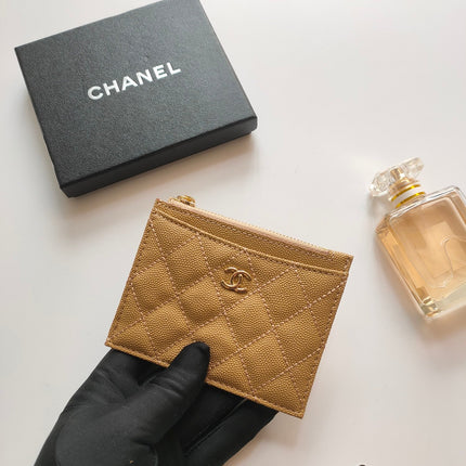 CC ZIPPED CARD HOLDER 11.5 AMBER GRAINED CALFSKIN GOLD ICON