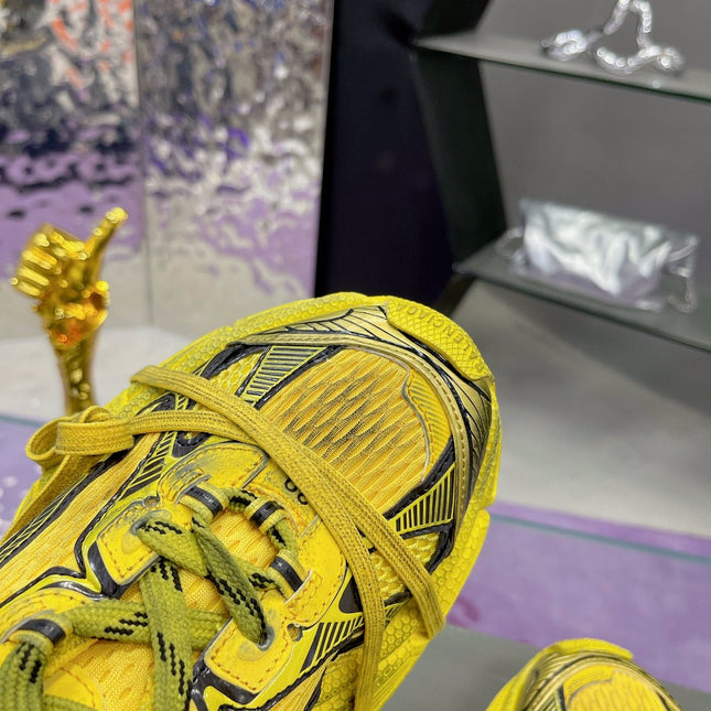 3XL SNEAKER IN YELLOW MIX BLACK MESH AND POLYURETHANE