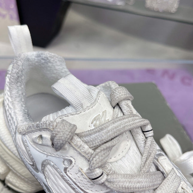 3XL SNEAKER IN SILVER MIX WHITE MESH AND POLYURETHANE
