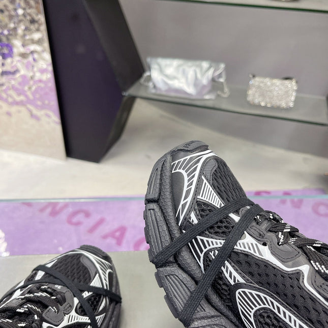 3XL SNEAKER IN BLACK MIX WHITE MESH AND POLYURETHANE