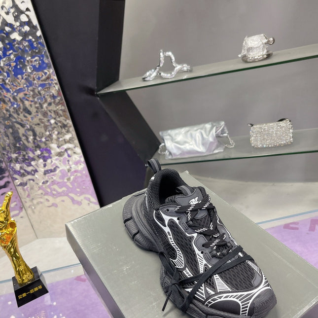 3XL SNEAKER IN BLACK MIX WHITE MESH AND POLYURETHANE