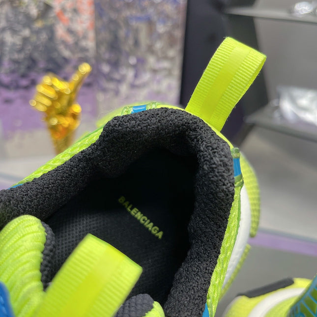 3XL SNEAKER IN NEON GREEN MESH AND POLYURETHANE
