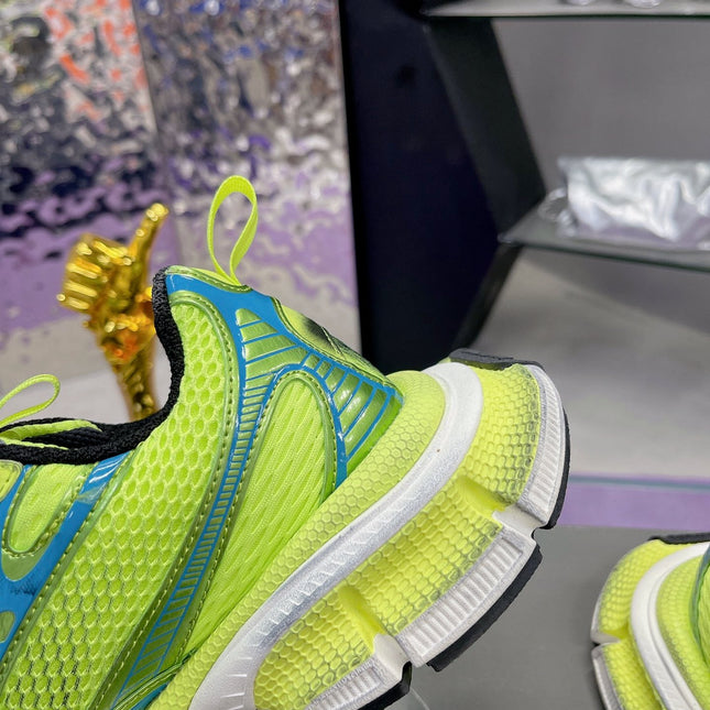 3XL SNEAKER IN NEON GREEN MESH AND POLYURETHANE