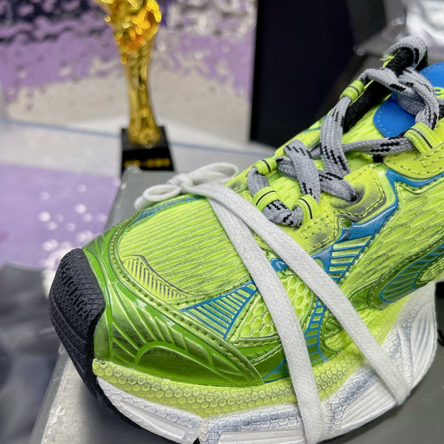 3XL SNEAKER IN NEON GREEN MESH AND POLYURETHANE