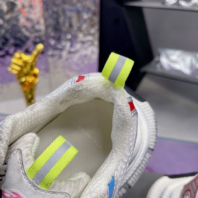 3XL SNEAKER IN WHITE PINK GRAY BLUE MESH AND POLYURETHANE