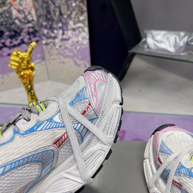 3XL SNEAKER IN WHITE PINK GRAY BLUE MESH AND POLYURETHANE