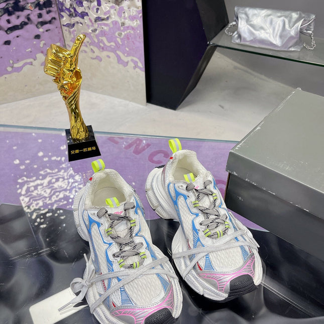 3XL SNEAKER IN WHITE PINK GRAY BLUE MESH AND POLYURETHANE