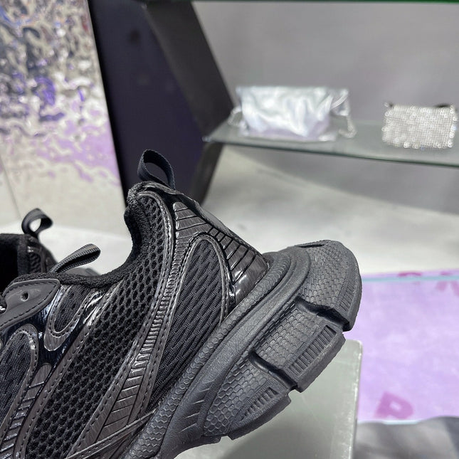 3XL SNEAKER IN BLACK MESH AND POLYURETHANE