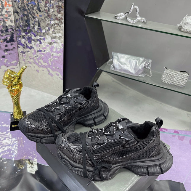 3XL SNEAKER IN BLACK MESH AND POLYURETHANE