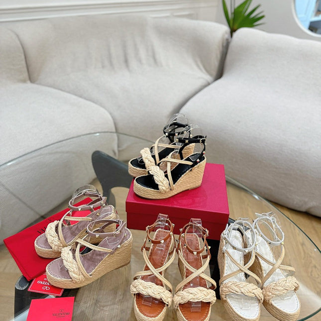 GARAVANI ROCKSTUD WEDGE SANDALS IN BRONZE BROWN CALFSKIN AND BEIGE RAFFIA