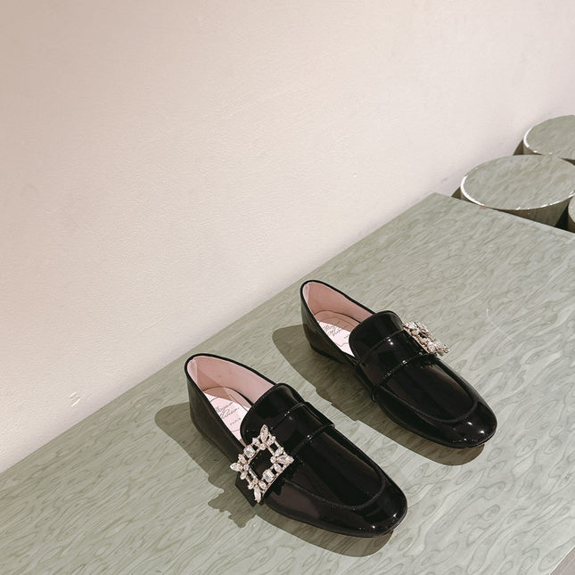 MINI BROCHE VIVIER BUCKLE LOAFERS IN BLACK PATENT CALFSKIN
