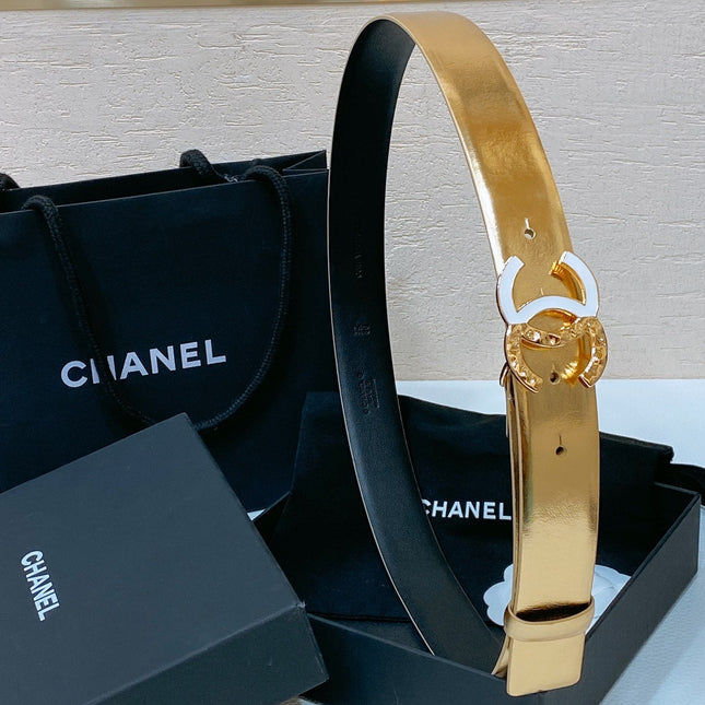 CC BELT 30MM IN GOLD SMOOTH CALFSKIN GOLD MIX WHITE HARDWARE