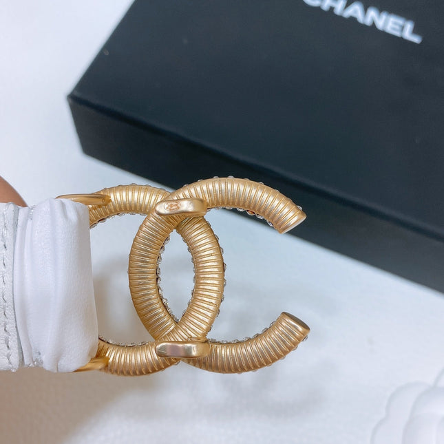 CC ELASTIC BELT 30MM IN WHITE CALFSKIN GOLD HARDWARE WITH RHINSTONES