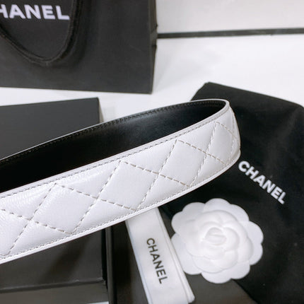 CC BELT 30 MM IN WHITE EMBROIDERED CALFSKIN PEARL LOGO WITH GOLD HARDWARE