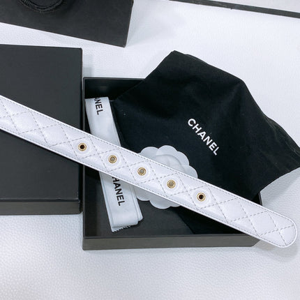 CC BELT 30 MM IN WHITE EMBROIDERED CALFSKIN PEARL LOGO WITH GOLD HARDWARE