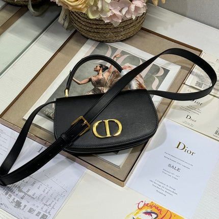 SMALL 19 MONTAIGNE AVENUE TOP HANDLE BAG BLACK SMOOTH CALFSKIN 221147