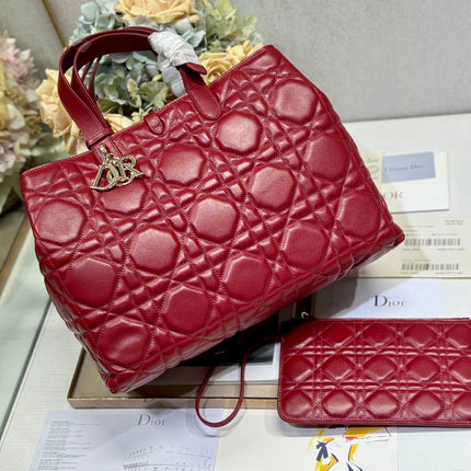 MEDIUM 37 TOUJOURS BAG IN RUBY RED MACROCANNAGE LAMBSKIN