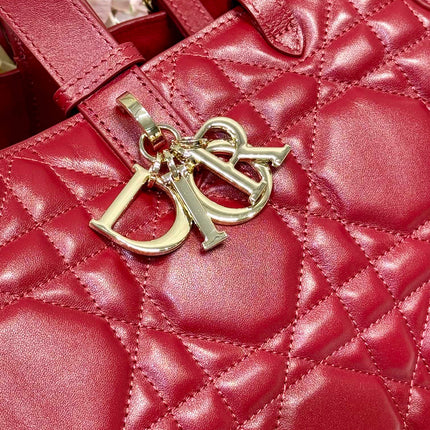 MEDIUM 37 TOUJOURS BAG IN RUBY RED MACROCANNAGE LAMBSKIN