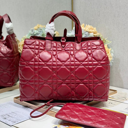 MEDIUM 37 TOUJOURS BAG IN RUBY RED MACROCANNAGE LAMBSKIN
