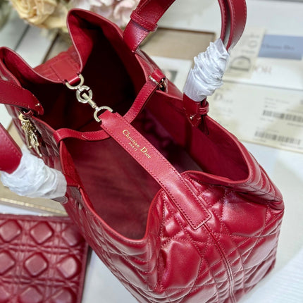 MEDIUM 37 TOUJOURS BAG IN RUBY RED MACROCANNAGE LAMBSKIN