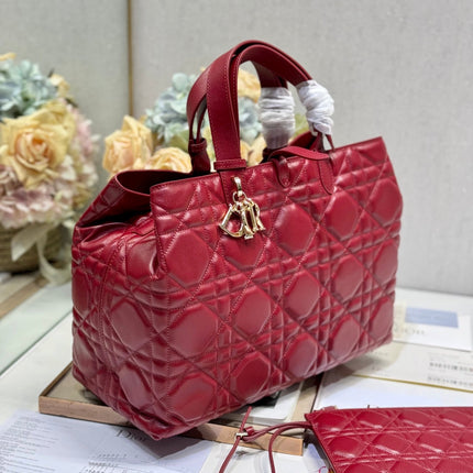 MEDIUM 37 TOUJOURS BAG IN RUBY RED MACROCANNAGE LAMBSKIN