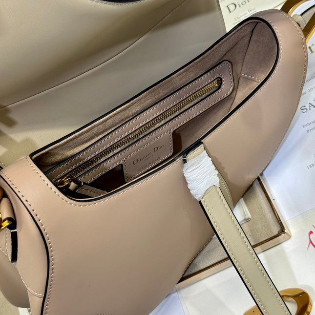 SADDLE BAG 25 WITH STRAP LATTE MEDIUM BROWN GRAINED CALFSKIN