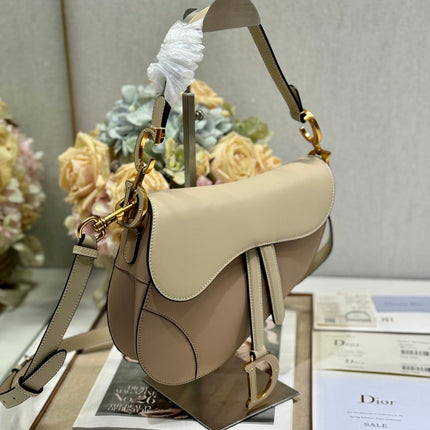 SADDLE BAG 25 WITH STRAP LATTE MEDIUM BROWN GRAINED CALFSKIN