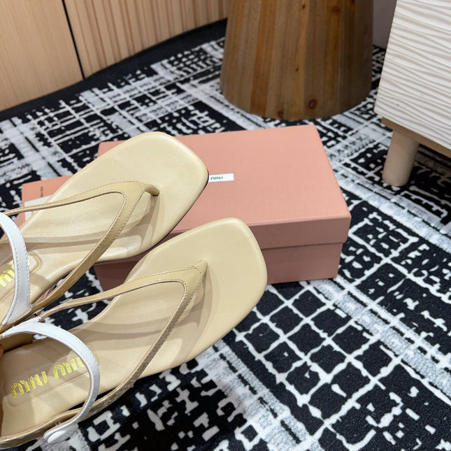 HIGH THONG SANDALS WITH WHITE STRAP IN BEIGE GLOSSY LAMBSKIN