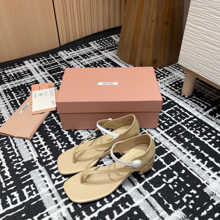 HIGH THONG SANDALS WITH WHITE STRAP IN BEIGE GLOSSY LAMBSKIN