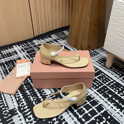 HIGH THONG SANDALS WITH WHITE STRAP IN BEIGE GLOSSY LAMBSKIN