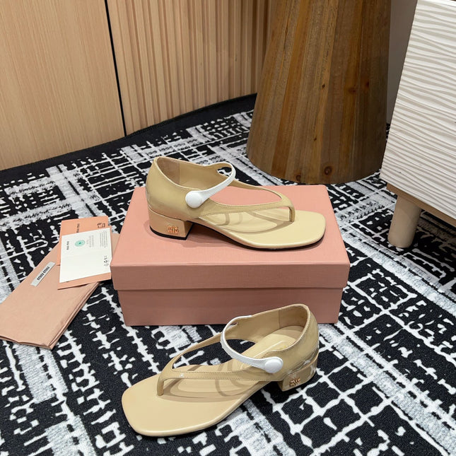 HIGH THONG SANDALS WITH WHITE STRAP IN BEIGE GLOSSY LAMBSKIN