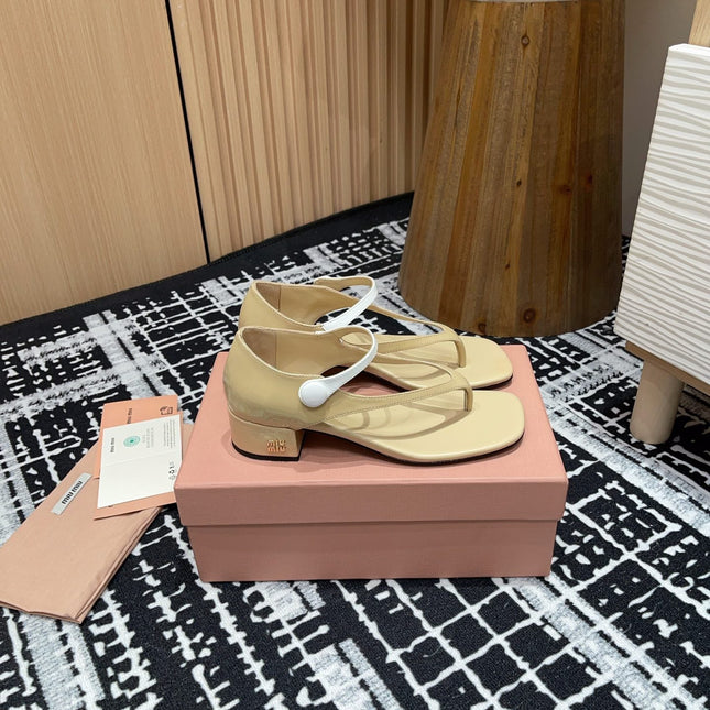 HIGH THONG SANDALS WITH WHITE STRAP IN BEIGE GLOSSY LAMBSKIN