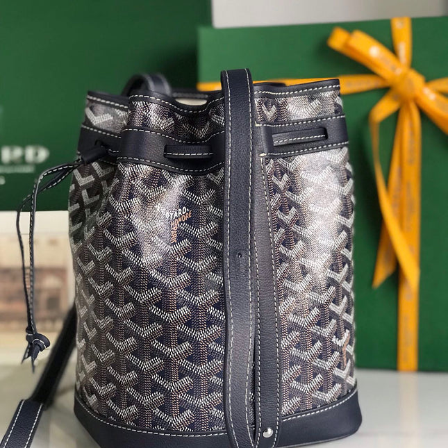 PETIT FLOT BUCKET BAG 22 IN NAVY BLUE GOYARDINE CANVAS AND LAMBSKIN TRIM